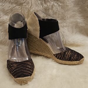 Adrienne Vittadini Wedge Sandals. Size 7.5